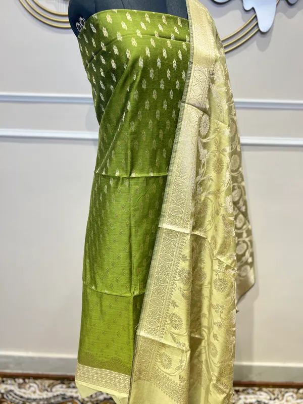Green_Woven_Floral_Suit_for_Women