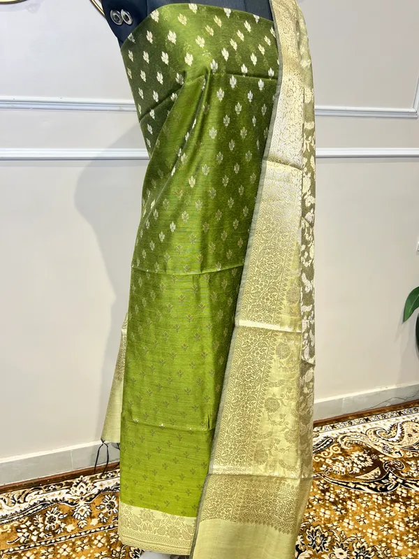 Green_Woven_Floral_Suit_for_Women