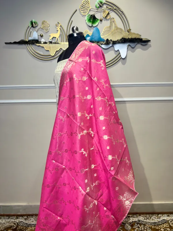 Pink_Woven_Suit_for_Women