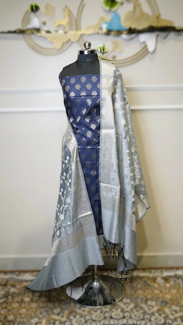 Banarasi_Zari_Woven_Unstitched_Suit_Fabric