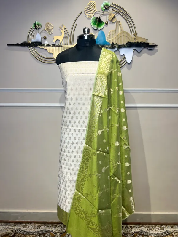 Green_Woven_Floral_Suit_For_Women