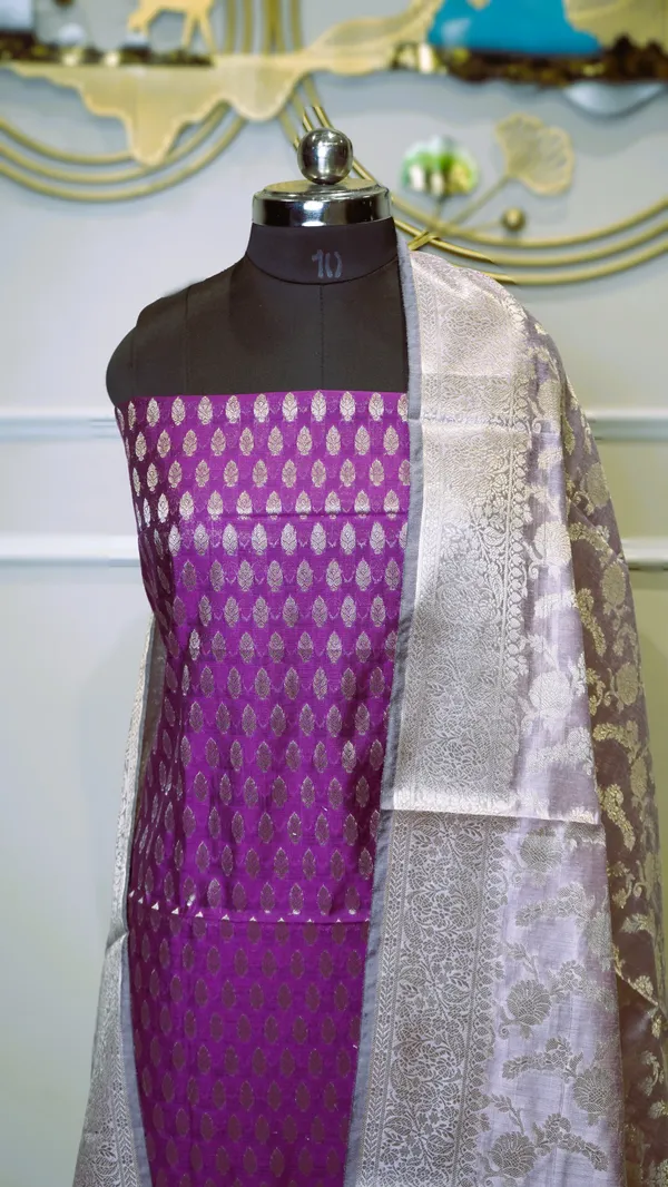 Banarasi_Zari_Woven_Unstitched_Suit_Fabric