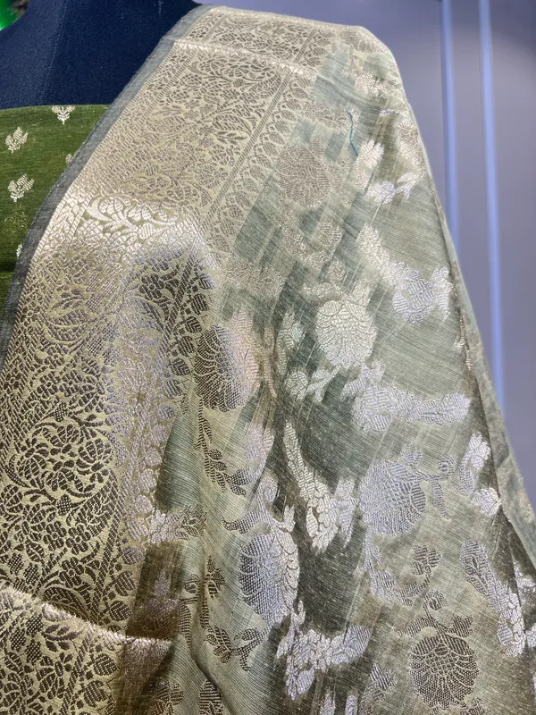 Green_Woven_Floral_Suit_for_Women