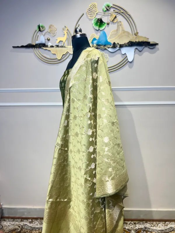 Green_Jacquard_Woven_Suit_for_Women