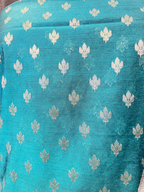Turquoise_Brocade_Ethnic_Suit_Set_for_Women