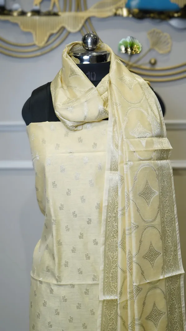 Banarasi_Zari_Woven_Unstitched_Suit_Fabric