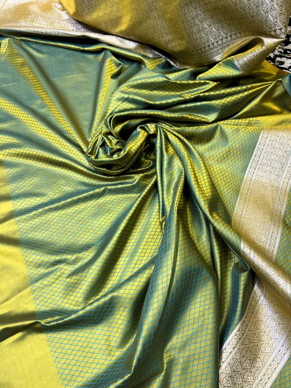 Banarasi_Mushroo_Silk_Tanchui_Saree