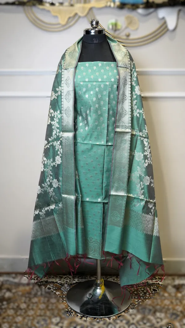 Banarasi_Zari_Woven_Unstitched_Suit_Fabric