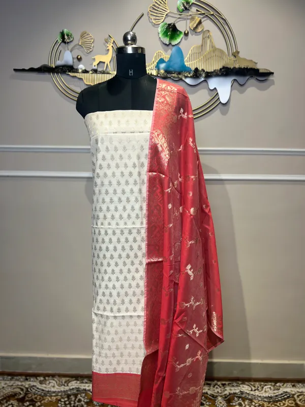 Red_And_White_Printed_Ethnic_Suit_Set_For_Women