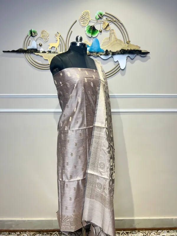 Silver_Woven_Ethnic_Suit_for_Women