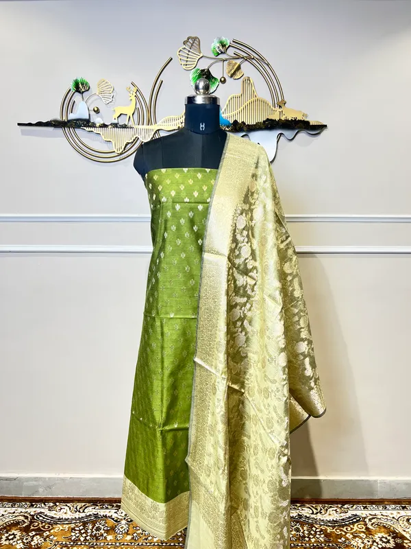Green_Woven_Floral_Suit_for_Women
