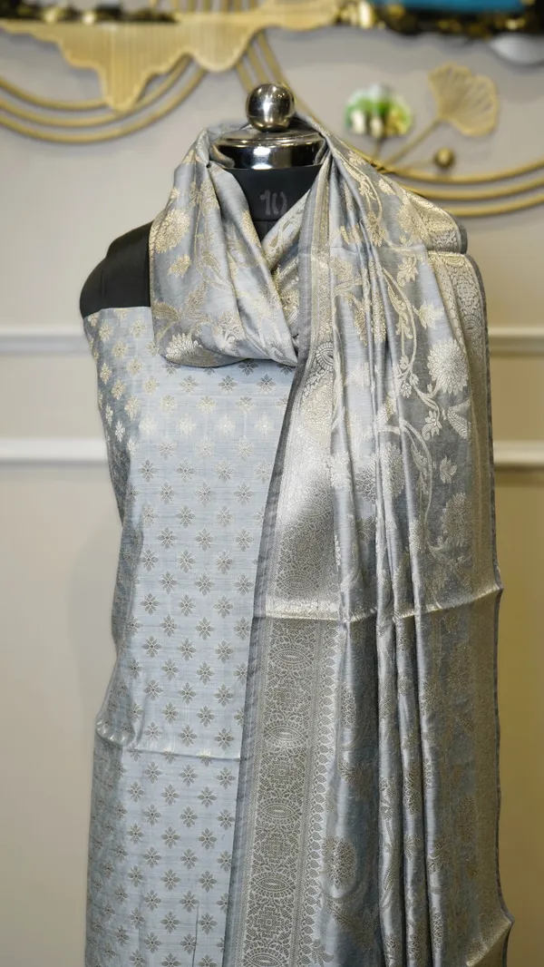 Banarasi_Zari_Woven_Unstitched_Suit_Fabric