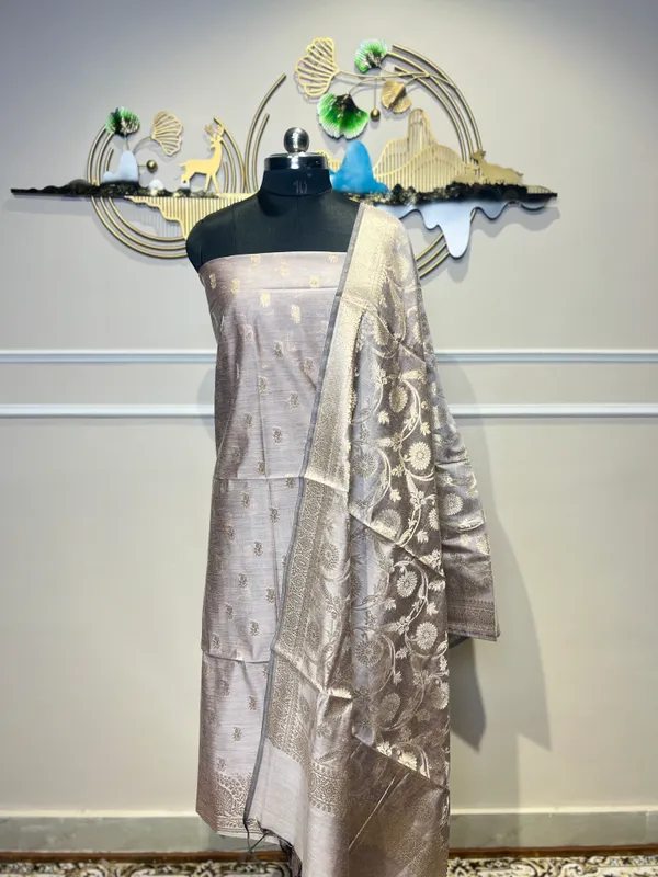 Silver_Woven_Ethnic_Suit_for_Women