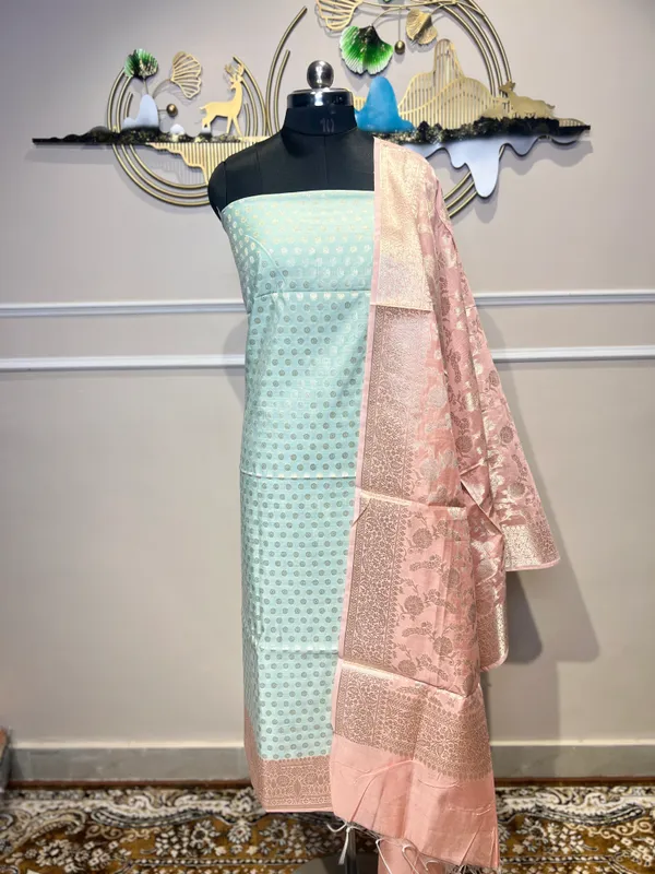 Pink_Woven_Floral_Suit_for_Women