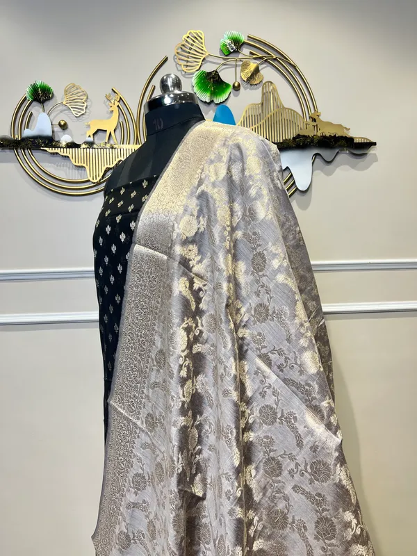 Grey_Woven_Floral_Suit_For_Women