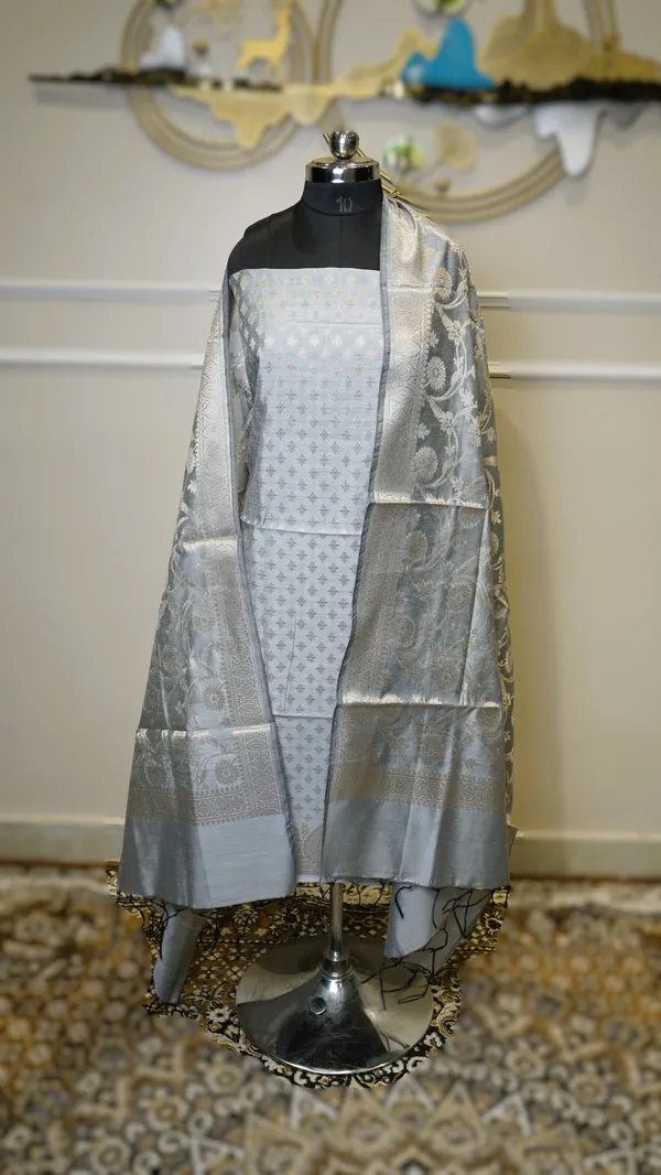 Banarasi_Zari_Woven_Unstitched_Suit_Fabric