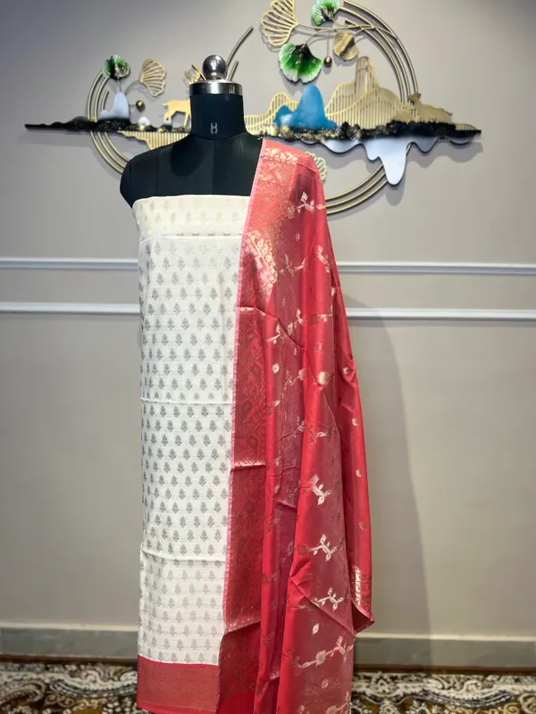 Red_And_White_Printed_Ethnic_Suit_Set_For_Women
