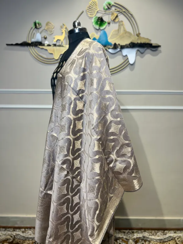 Grey_Woven_Patterned_Shawl_for_Women