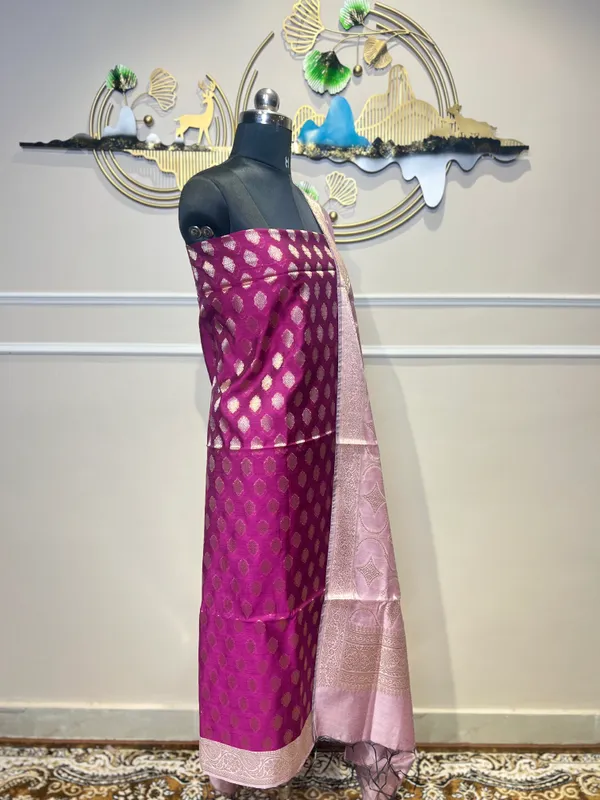Magenta_Brocade_Suit_for_Women