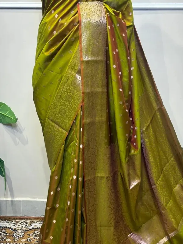 Banarasi_Choti_Buti_Katan_Silk_Saree