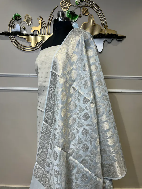 White_Tissue_Floral_Woven_Suit_for_Women