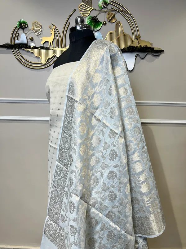 White_Tissue_Floral_Woven_Suit_for_Women