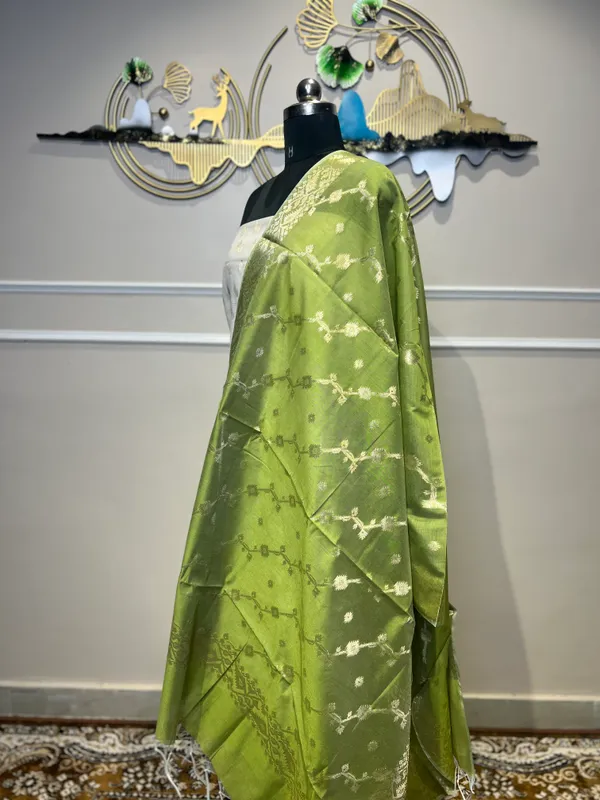 Green_Woven_Floral_Suit_for_Women