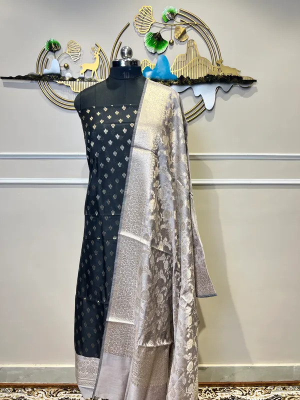 Grey_Woven_Floral_Suit_For_Women