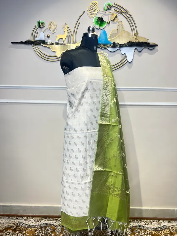 Green_Woven_Floral_Suit_for_Women