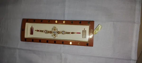 Sidharth_Enterprises-rakhi-Red_and_Gold