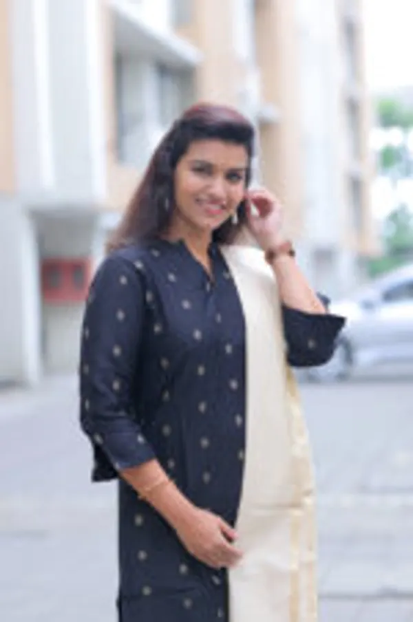 Midnight_Grace_Slub_Silk_Kurti_With_Elegant_Cream_Dupatta