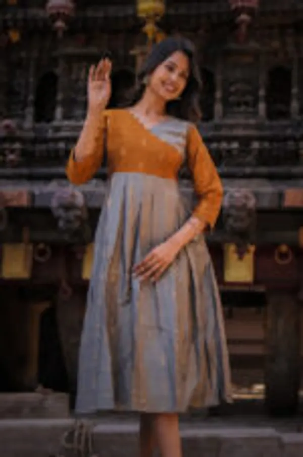 Temple_Grace_Charm_Dual_Tone_Slub_Silk_Cotton_Kurti