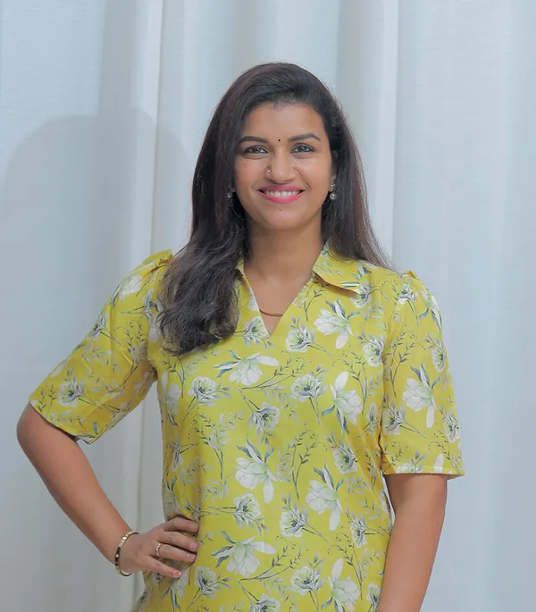 Sunny_Bloom_Yellow_Floral_Linen_Kurti_With_Collar_Neck