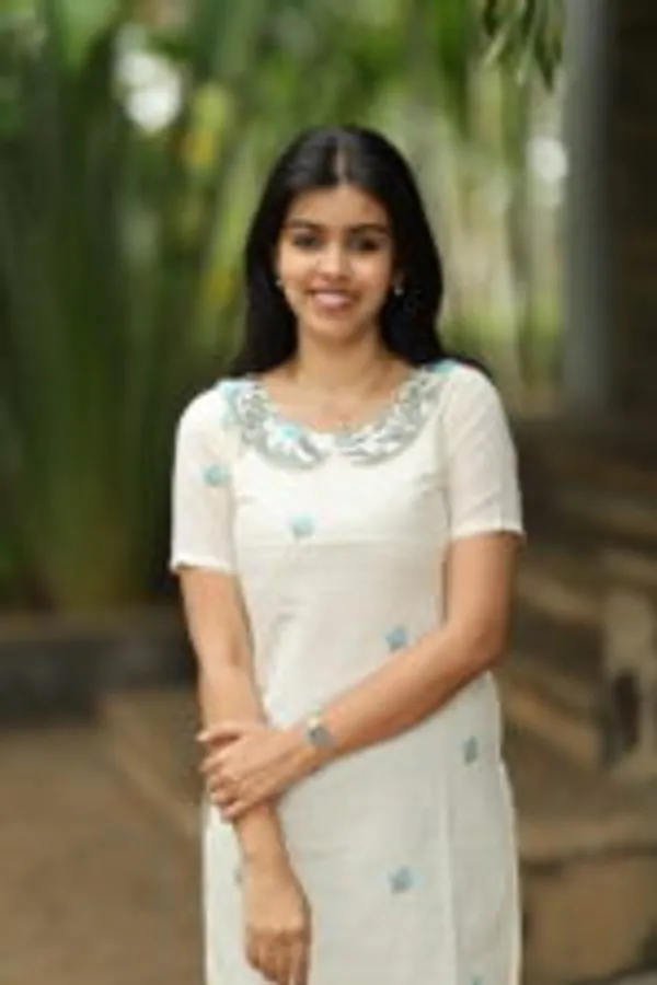 Off_White_Cotton_Kurti_With_Blue_Floral_Embroidery_Casual_Everyday_Wear