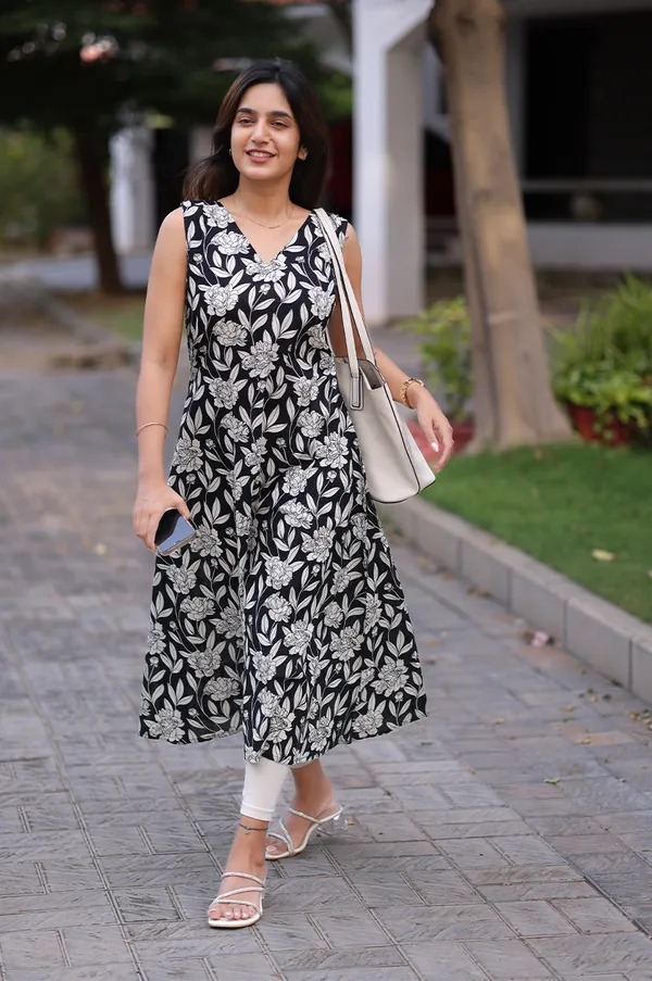 Bloom_Noir_Jaipur_Cotton_Sleeveless_A_Line_Frock