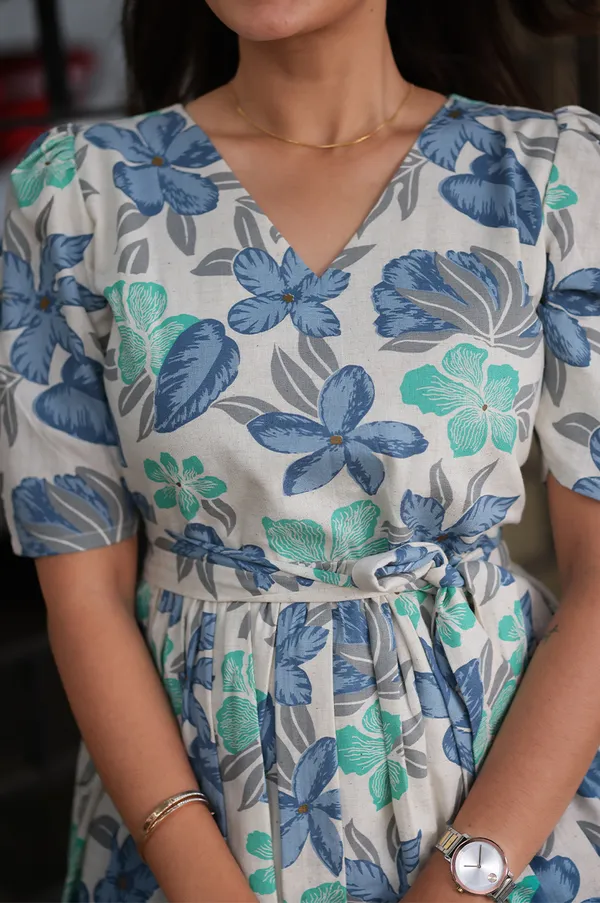 Blue_Floral_Cotton_Maxi_Dress_Breezy_Elegant_Everyday_Wear