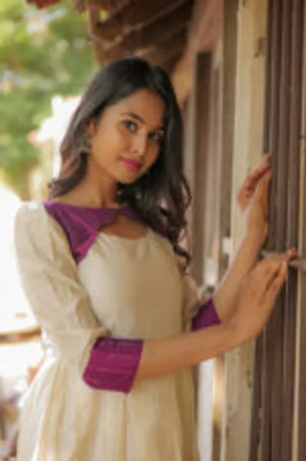 Twilight_Petal_Maxi_Violet_Ivory_Blend