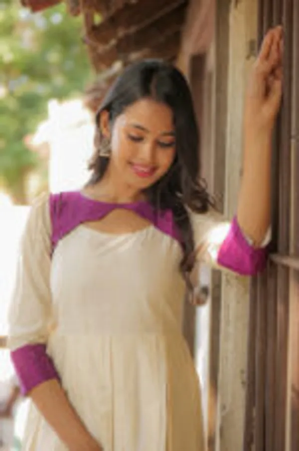 Twilight_Petal_Maxi_Violet_Ivory_Blend