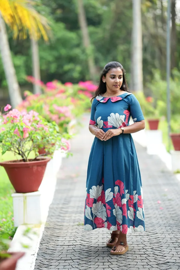 Bluebelle_Peter_Collar_Maxi