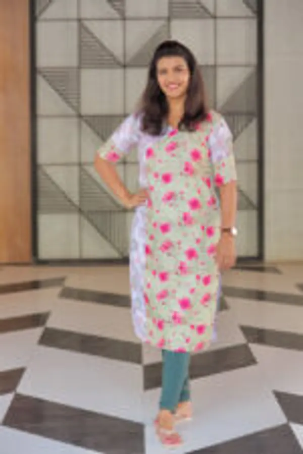 Mint_Rose_Floral_Cotton_Kurti_With_Fresh_Bloom_Vibes