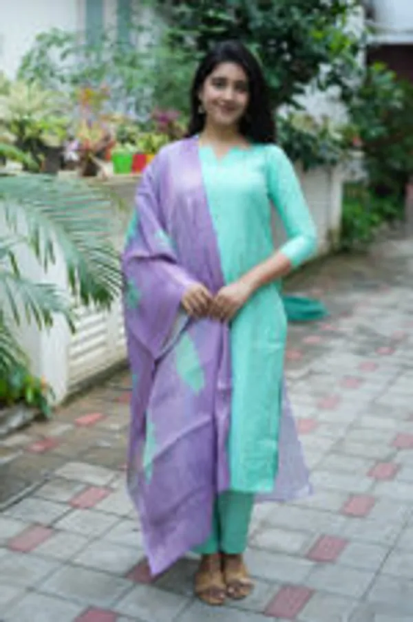 Mint_Bloom_Kurti_Set_Raw_Slub_Silk_Charm