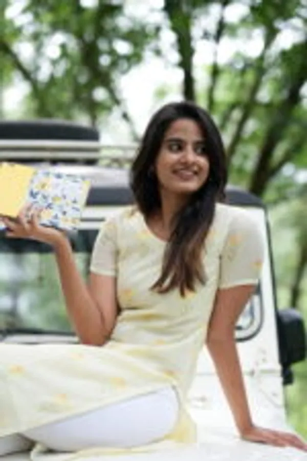 Yellow_Linen_Cotton_Kurti_With_Subtle_Floral_Prints_Everyday_Chic_Wear