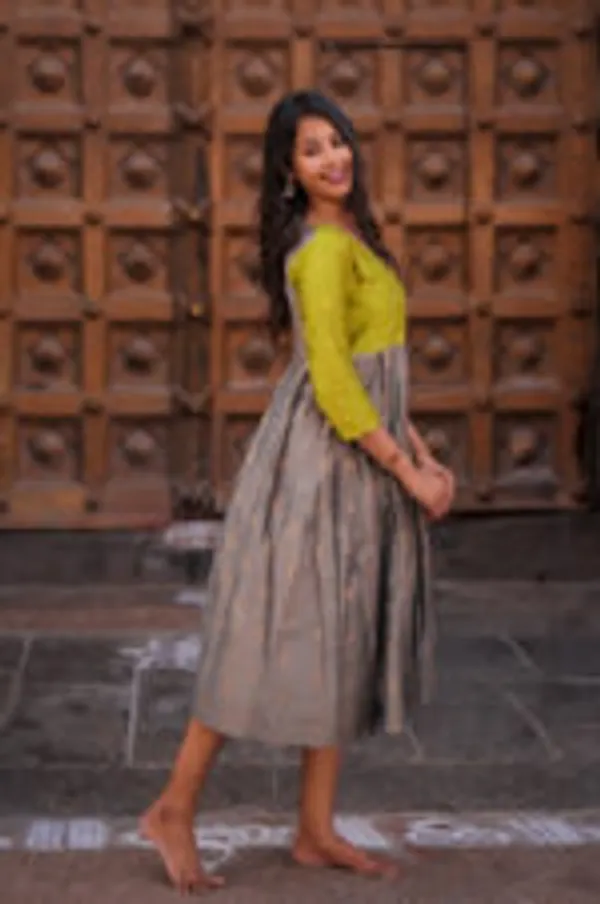 Glowline_Charm_Maxi_Lime_Grey_Luxe_Flow