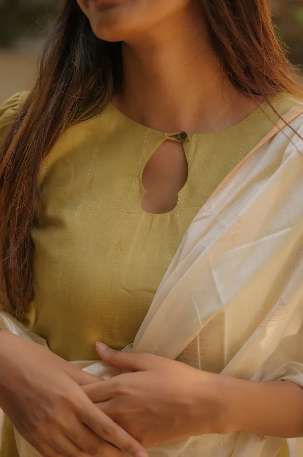 Olive_Aura_Slub_Silk_Kurti_Set_With_Ivory_Dupatta