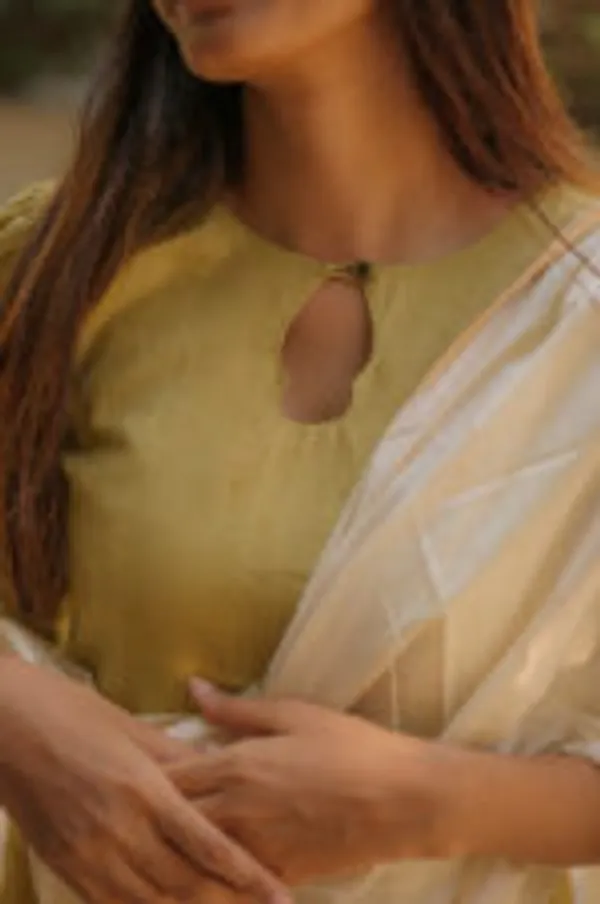 Olive_Aura_Slub_Silk_Kurti_Set_With_Ivory_Dupatta