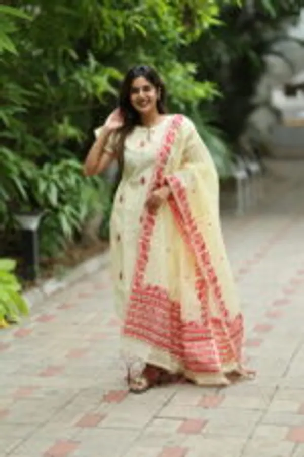 Cream_Cotton_Kurti_Top_With_Red_Threadwork_Handwoven_Dupatta_Minimal_Festive_Elegance