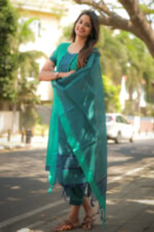 Nilaa_Green_Ethnic_Silk_Kurti_Set_With_Dupatta
