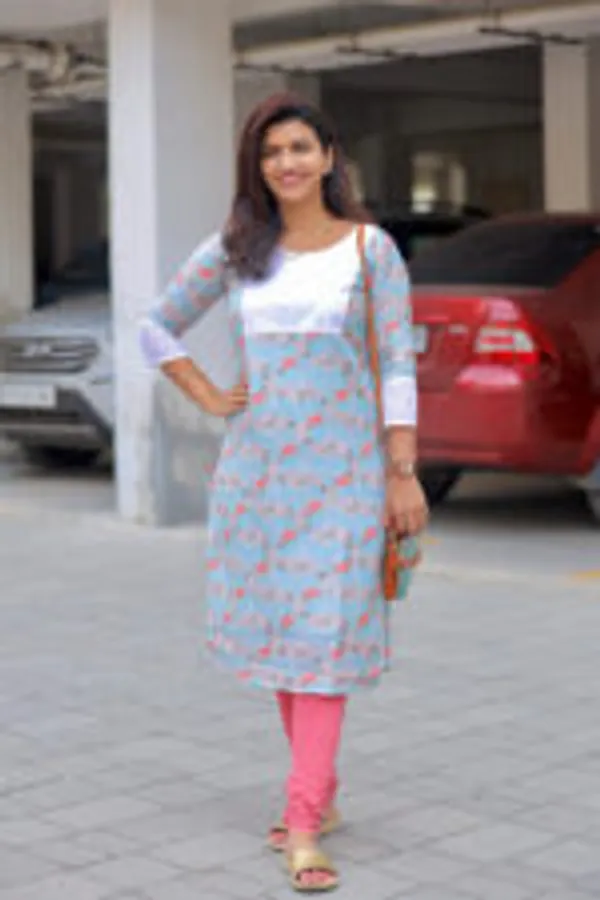 Sky_Petals_Linen_Floral_Kurti_With_White_Yoke_Soft_Touch