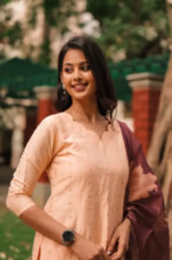 Peach_Whimsy_Raw_Slub_Silk_Kurti_Set_With_Maroon_Floral_Dupatta