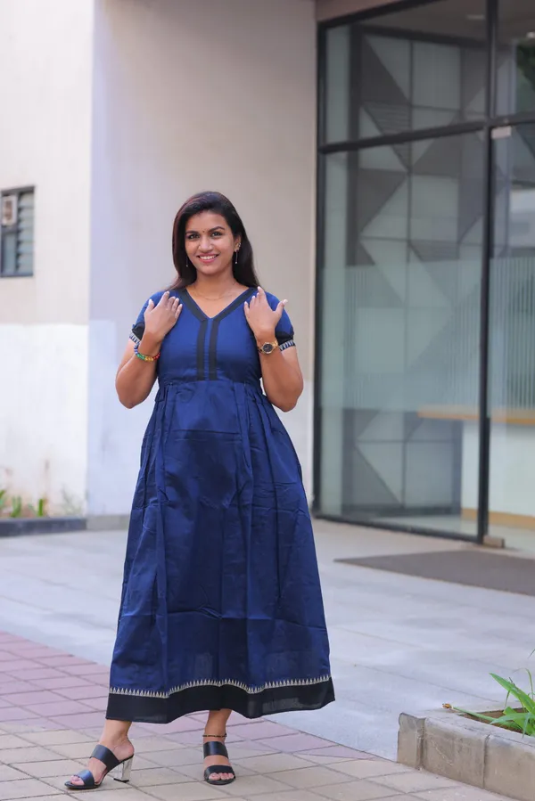 Navy_Blue_Slub_Silk_Maternity_Maxi_Dress_With_Black_Border_Elegant_Comfortable_Pregnancy_Wear